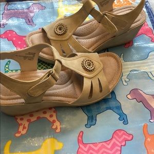 sandals wedge size 9 women’s